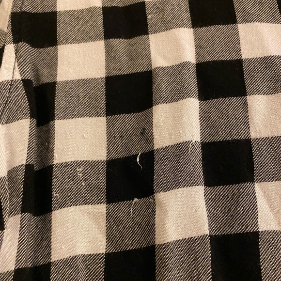 “Abercrombie Black and White Flannel with Lace” - Picture 4 of 5